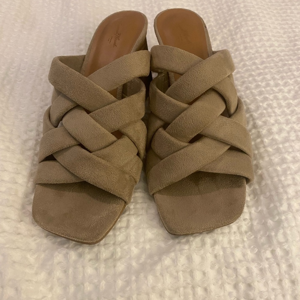 Heels- Universal Thread